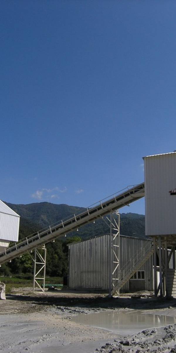 JV ΜΕΤΣΟΒΟΥ 2005.jpg
